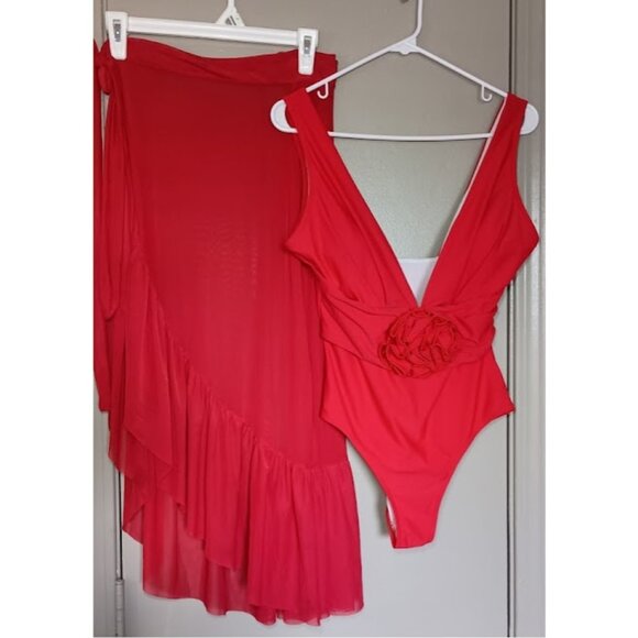 One-Piece Bathing Suit & Matching Sarong - Picture 3 of 8